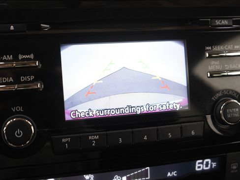 Used 2017 Nissan Rogue SV w/ Midnight Edition image 27