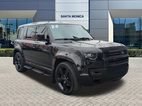 Used 2025 Land Rover Defender 110 V8 AWD/4WD image 7