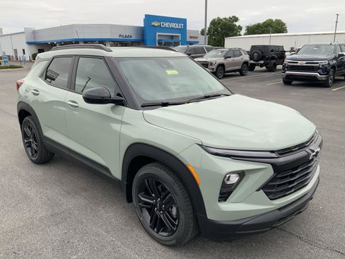 New 2026 Chevrolet TrailBlazer LT w/ Convenience Package FWD image 2