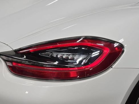 Used 2016 Porsche Boxster Spyder RWD image 30