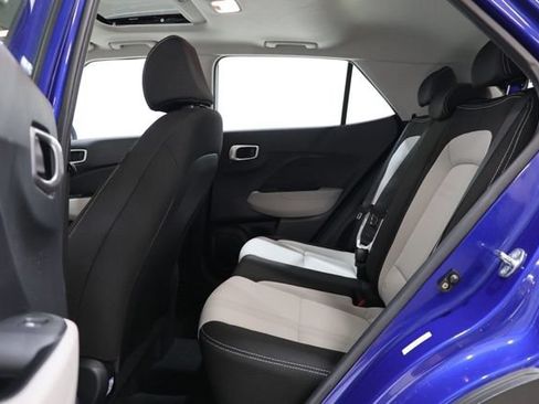 Used 2023 Hyundai Venue SEL FWD image 28