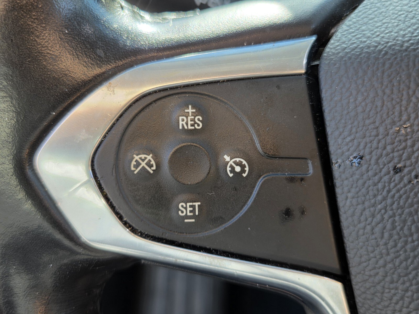 Certified 2021 Chevrolet Traverse LT FWD image 22