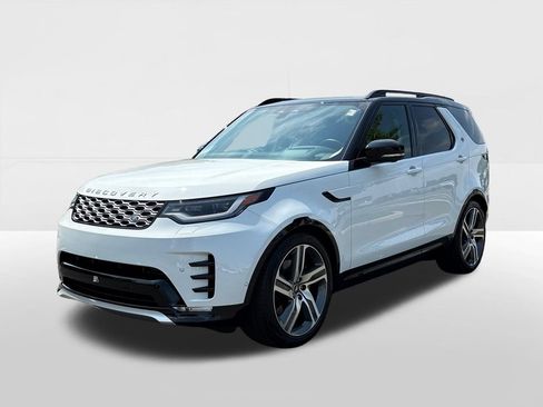 Used 2025 Land Rover Discovery Metropolitan Edition AWD/4WD image 1
