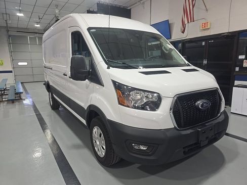 Used 2024 Ford Transit 250 148 Medium Roof w/ Exterior Upgrade Package RWD image 3