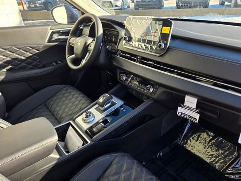 New 2025 Mitsubishi Outlander SEL image 6