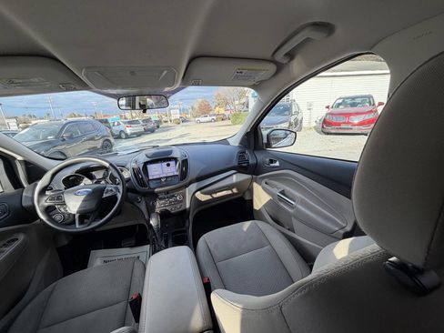 Used 2019 Ford Escape SE image 22