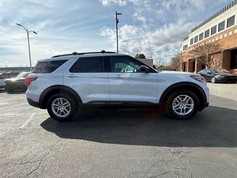 Used 2026 Ford Explorer Active w/ Active Comfort Package image 3