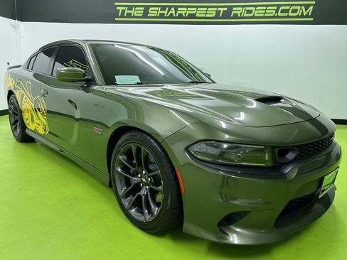 Used 2022 Dodge Charger Scat Pack RWD image 2