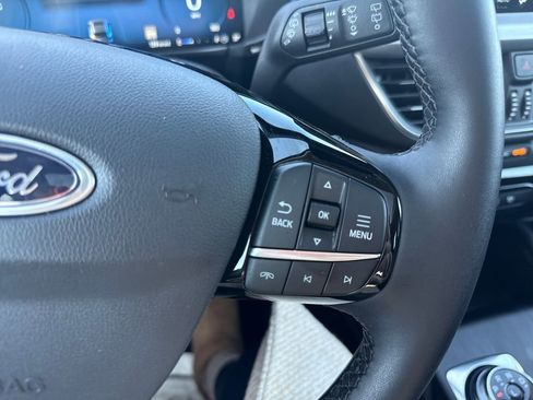 Used 2025 Ford Escape Platinum w/ Premium Technology Package image 34