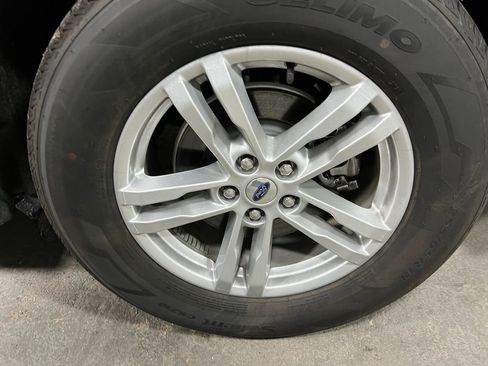 Used 2023 Ford Explorer XLT w/ Equipment Group 202A image 34