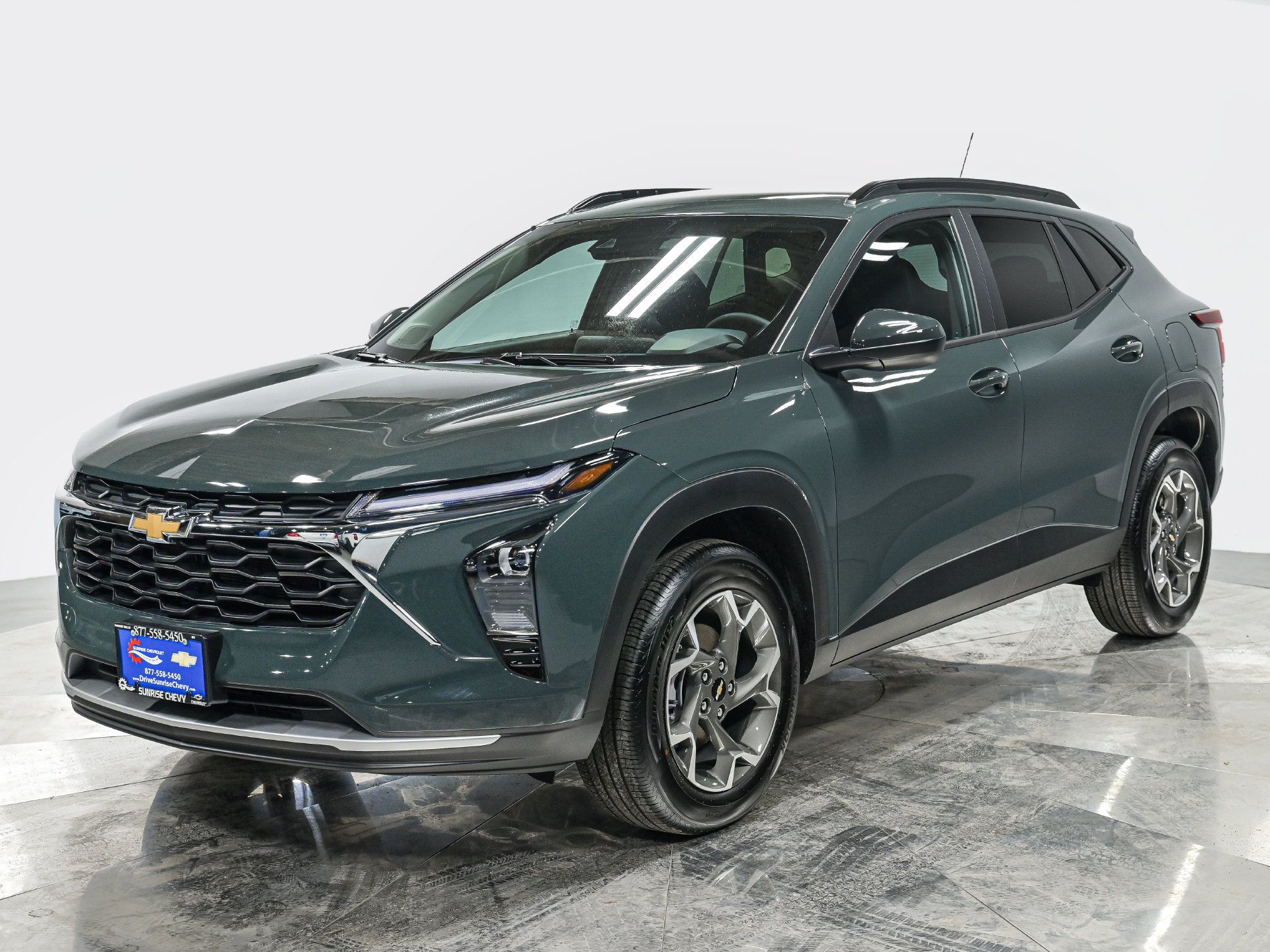 Used 2025 Chevrolet Trax LT w/ Driver Confidence Package FWD image 1