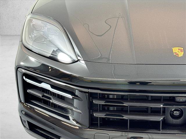 Certified 2025 Porsche Cayenne Coupe AWD/4WD image 25