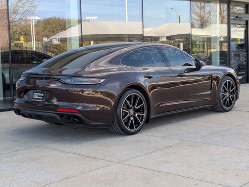 Certified 2022 Porsche Panamera Platinum Edition image 9