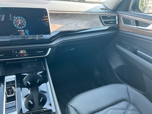 New 2026 Volkswagen Atlas SE FWD image 11