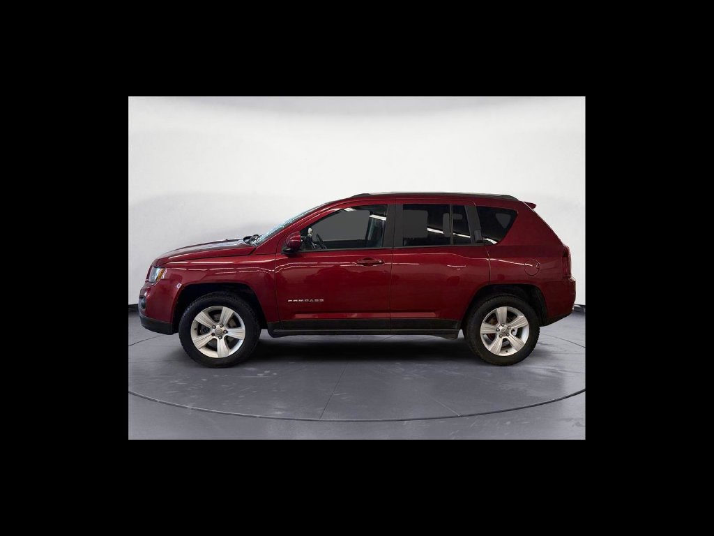 Used 2017 Jeep Compass Latitude AWD/4WD image 3