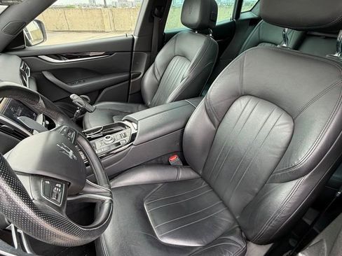Used 2020 Maserati Levante AWD/4WD image 10