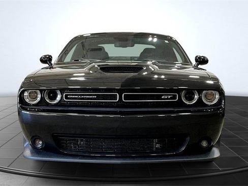 Used 2022 Dodge Challenger GT image 3