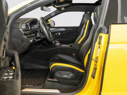 Used 2024 Lamborghini Urus Performante AWD/4WD image 14