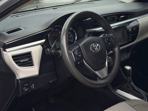 Used 2014 Toyota Corolla LE FWD image 16