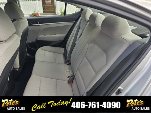 Used 2020 Hyundai Elantra SE image 12