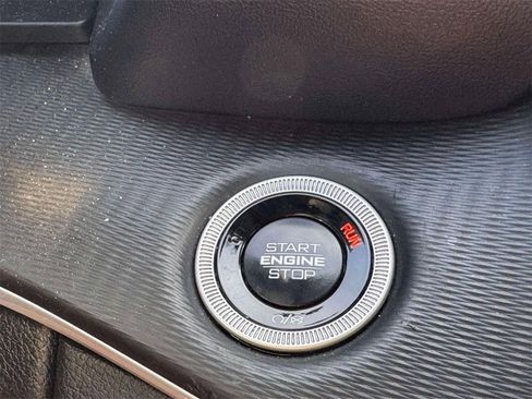 Used 2024 Jeep Grand Cherokee L Laredo image 20