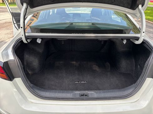 Used 2025 Nissan Altima 2.5 SV FWD image 26
