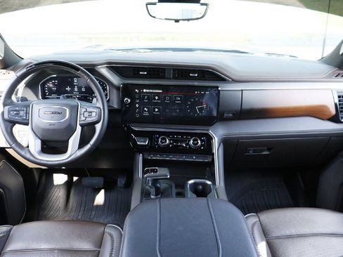 Used 2025 GMC Sierra 1500 Denali AWD/4WD image 18