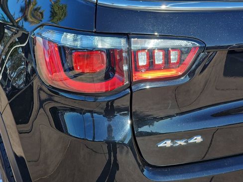 Used 2024 Jeep Compass Sport image 39