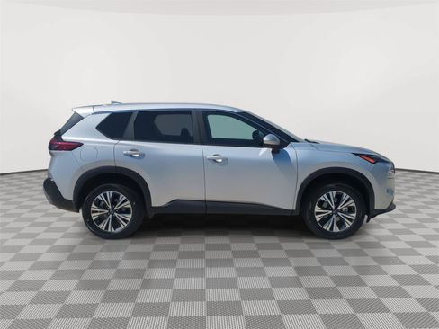 Used 2023 Nissan Rogue SV AWD/4WD image 6