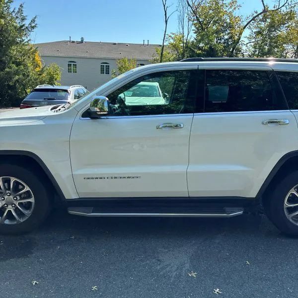 Used 2016 Jeep Grand Cherokee Limited AWD/4WD image 3
