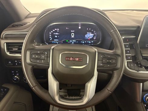 Used 2023 GMC Yukon XL SLT AWD/4WD image 19