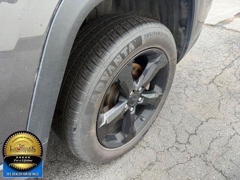 Used 2023 Jeep Grand Cherokee L Laredo image 22