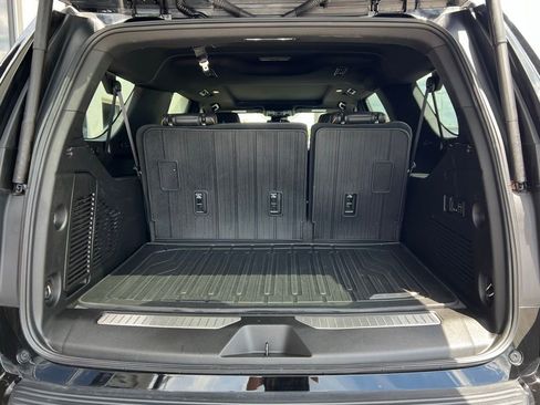 Used 2023 GMC Yukon XL AT4 w/ Technology Package AWD/4WD image 28