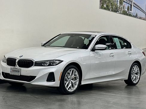 Used 2025 BMW 330i xDrive Sedan w/ Premium Package AWD/4WD image 8