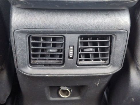 Used 2022 Toyota RAV4 LE AWD/4WD image 19