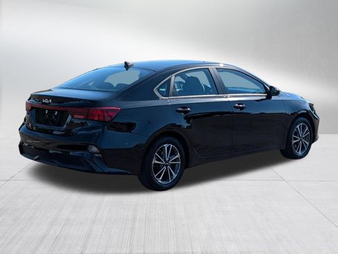 Certified 2023 Kia Forte LXS FWD image 7
