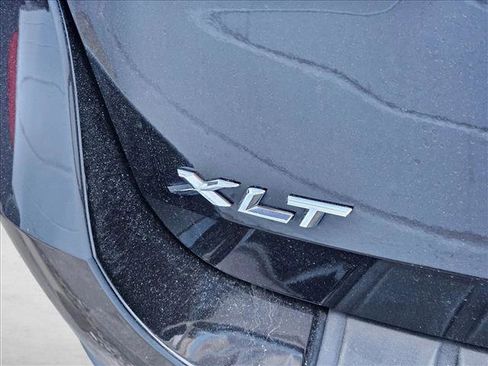 Used 2021 Ford Explorer XLT w/ Equipment Group 202A image 8