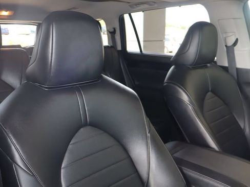 Used 2022 Toyota Highlander XLE FWD image 48