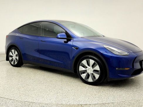 Used 2023 Tesla Model Y Long Range image 3