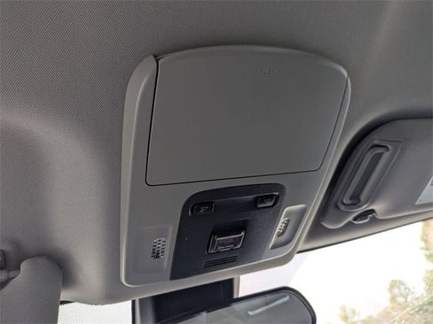 Used 2019 Toyota Camry LE image 21