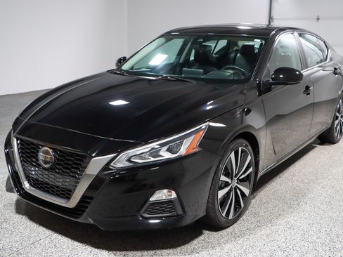 Used 2021 Nissan Altima 2.5 SR w/ SR Premium Package FWD image 30