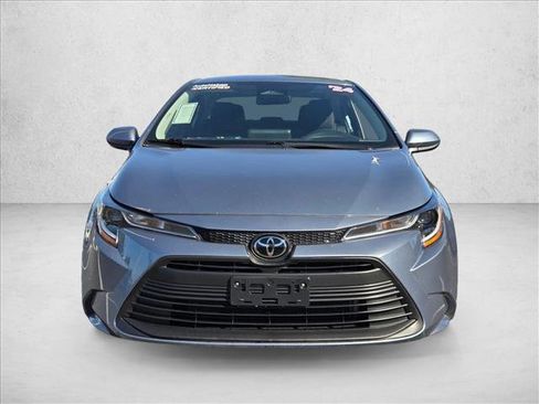 Used 2024 Toyota Corolla LE image 2