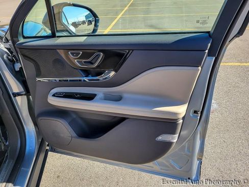 Used 2023 Lincoln Corsair AWD w/ Towing Package image 33