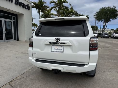 Used 2021 Toyota 4Runner SR5 Premium w/ Moonroof Package AWD/4WD image 25