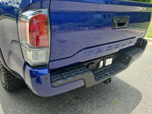 Used 2023 Toyota Tacoma TRD Off-Road w/ TRD Premium Off Road Package AWD/4WD image 34