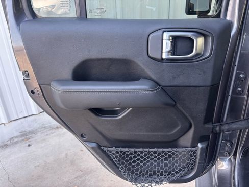 Used 2019 Jeep Wrangler Unlimited Sahara w/ Quick Order Package 24M Moab image 26