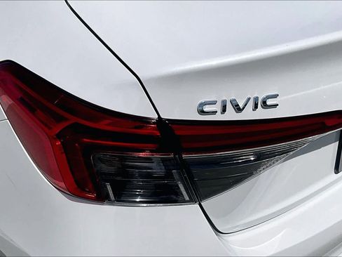 Used 2024 Honda Civic Touring image 27