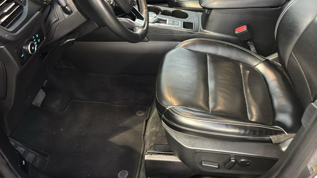 Used 2024 Ford Escape Platinum AWD/4WD image 24