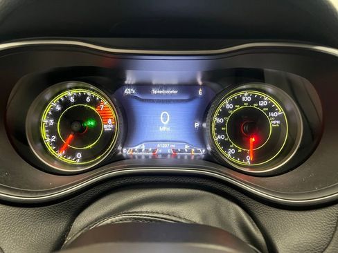 Used 2021 Jeep Cherokee Trailhawk image 23