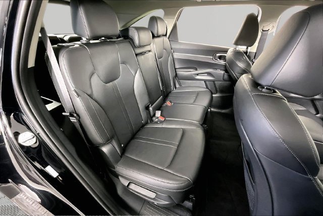 Certified 2026 Kia Sorento S w/ S Panoramic Sunroof Package FWD image 24